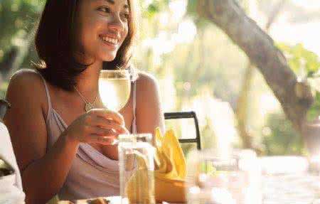 白葡萄酒可预防乳腺癌