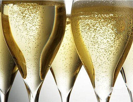 Cava（卡瓦）源自西班牙的的“香槟”
